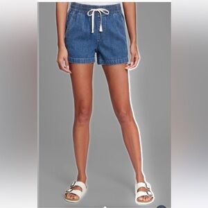 Gap Jean shorts, Easy Pull on and go Jean shorts.  Women’s size xsmall